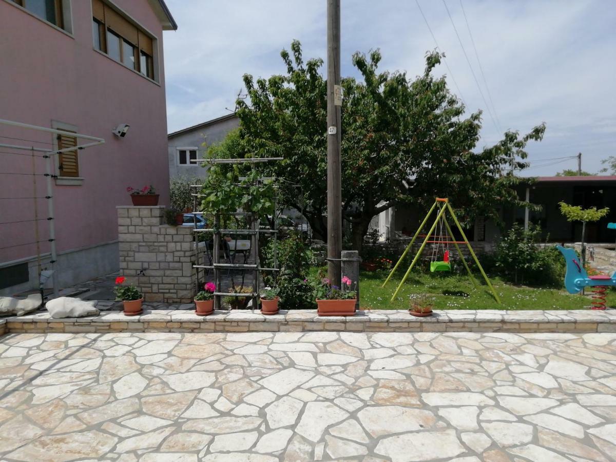 Apartmani Vesna Buje Extérieur photo